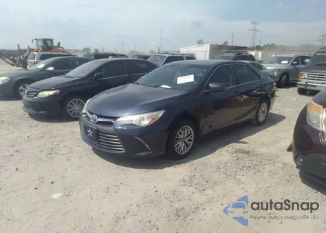 2017 Toyota Camry Le/Se/Xle/Xse z USA, uszkodzony, nr VIN 4T1BF1FK2HU732586